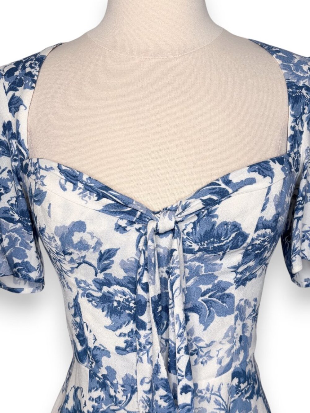Reformation Grant Olympia Blue Floral Bow Tie Open Back Mini Dress Size 4 - Picture 3 of 9